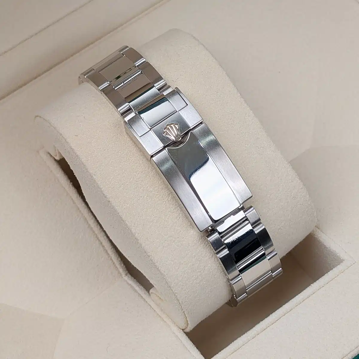 Rolex-116506-aft-5